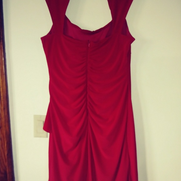 Gorgeous Red Dress - Picture 5 of 7